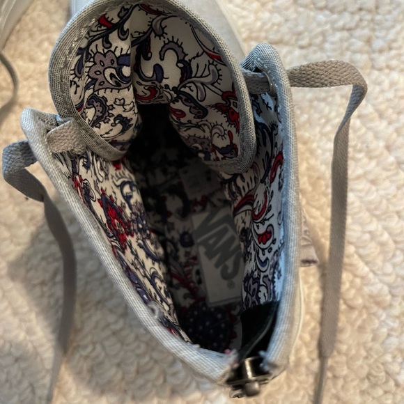 Women’s 8.5 new Vans. Grey with back zipper and front tie. Never worn - Picture 3 of 5